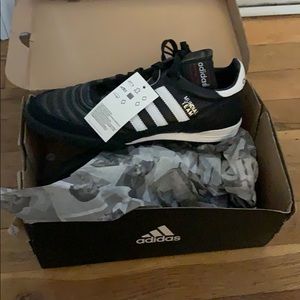 Turf Shoes Size 6 1/2